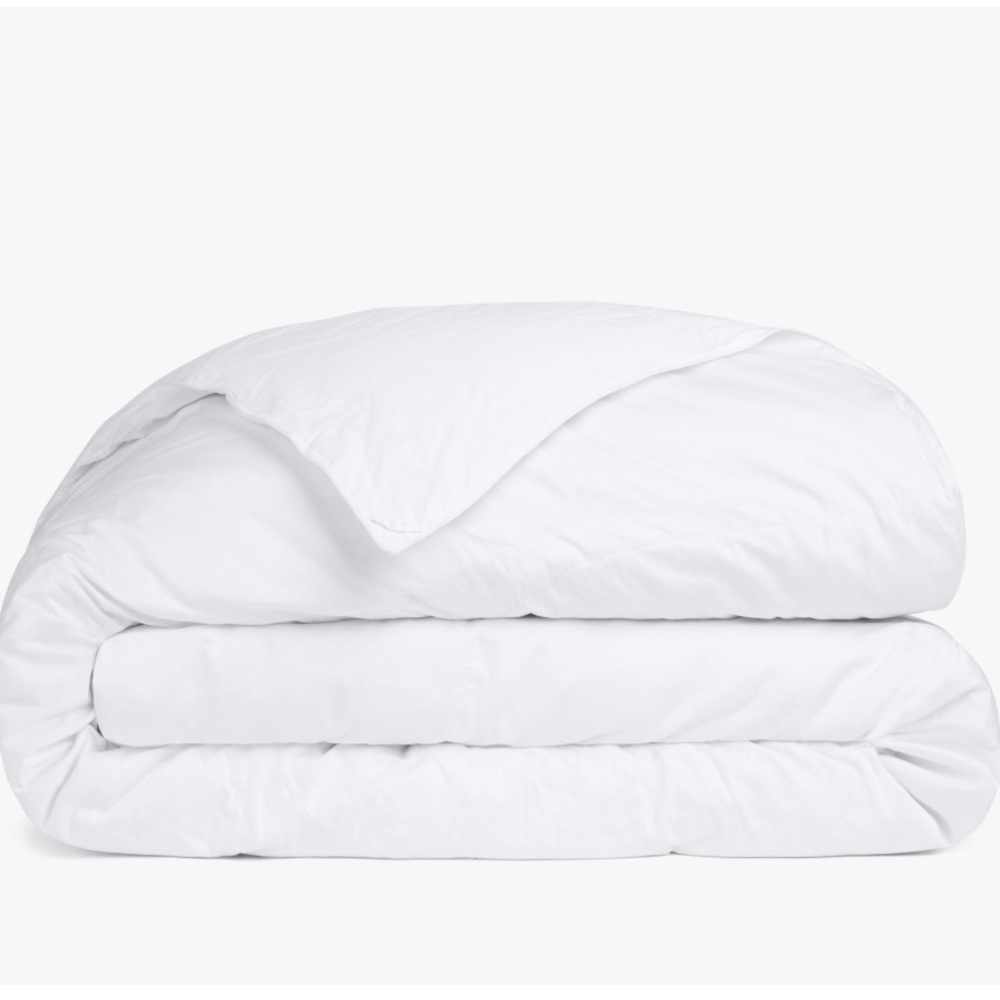 Parachute All Seasons Down Comforter- Full/Queen. Used but well kept.